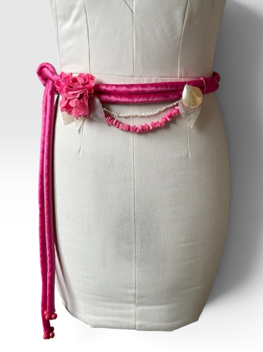 Vintage 80s Pink Floral And Shell Accent Wrap Belt